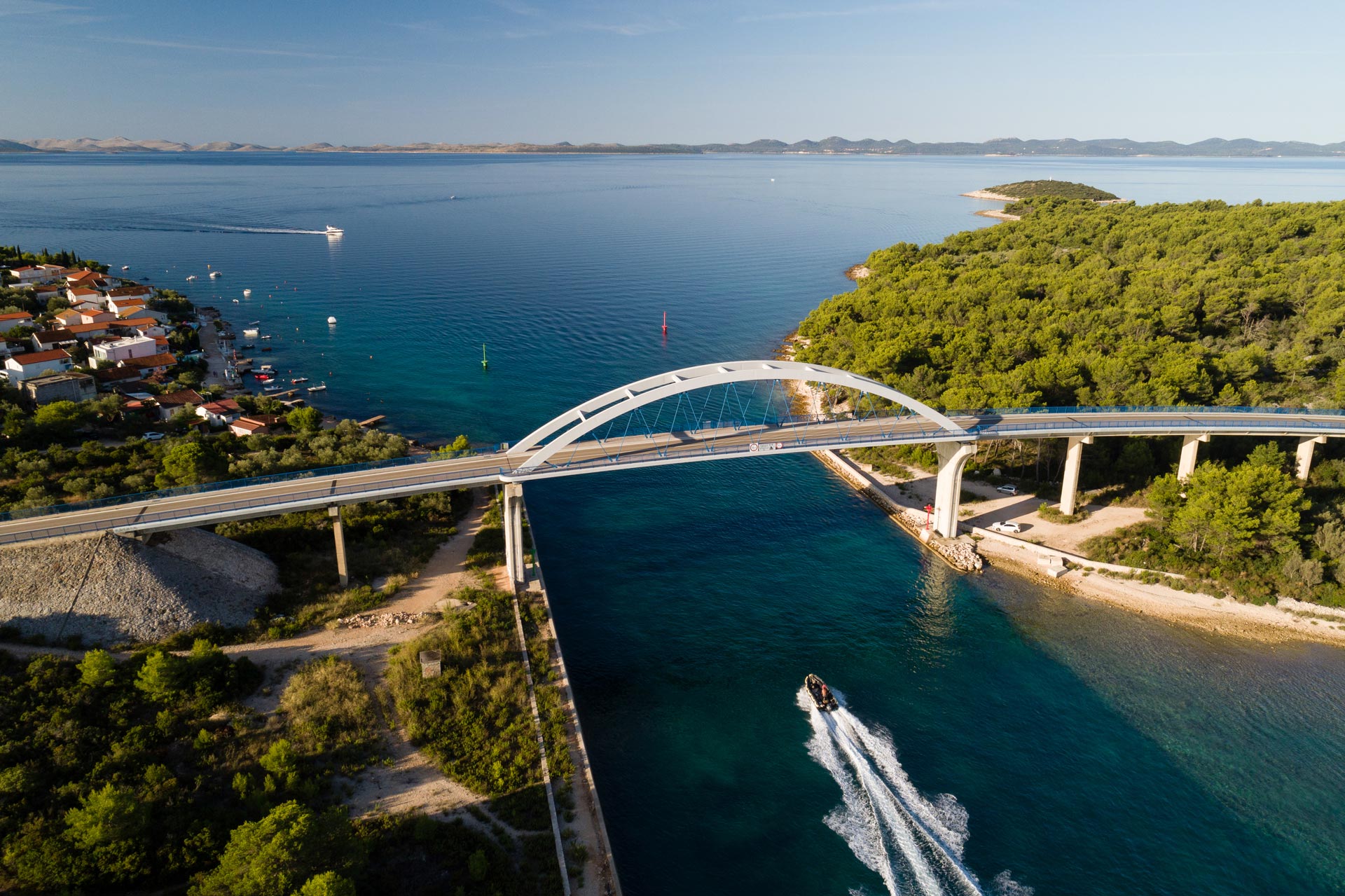 Zdrelac-Brücke verbindet die Inseln Ugljan und Pašman, Kroatien