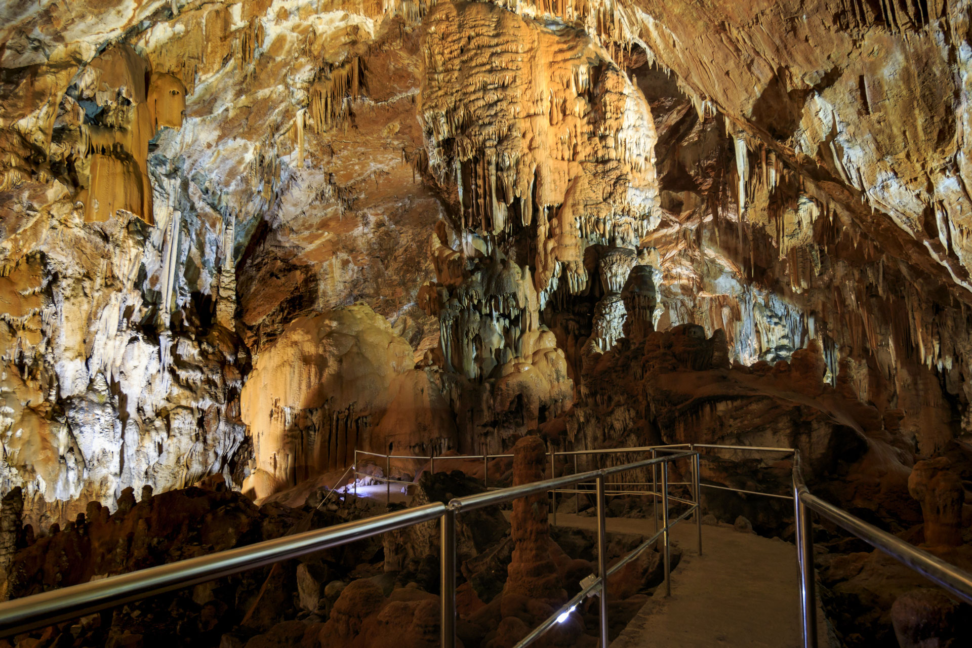 Manita peć Cave, Paklenica